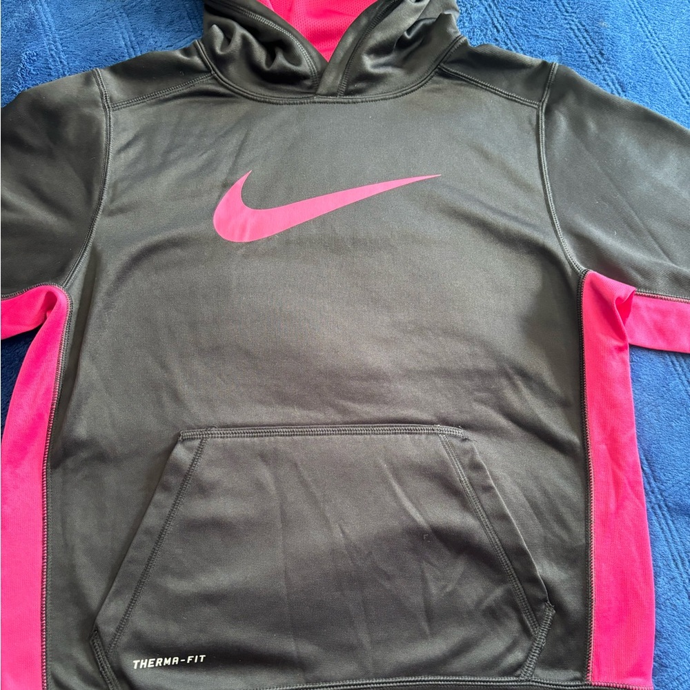 Juniors/women size L Nike black & pink therma-fit pullover hoodie